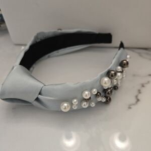🔥Elegant Pearl-Embellished Headband🔥
